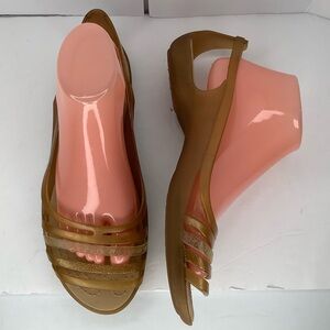 CROCS Iconic Comfort Gold Tan Women's Slip On Flat Sandals Sz W11 Jellycore Y2K